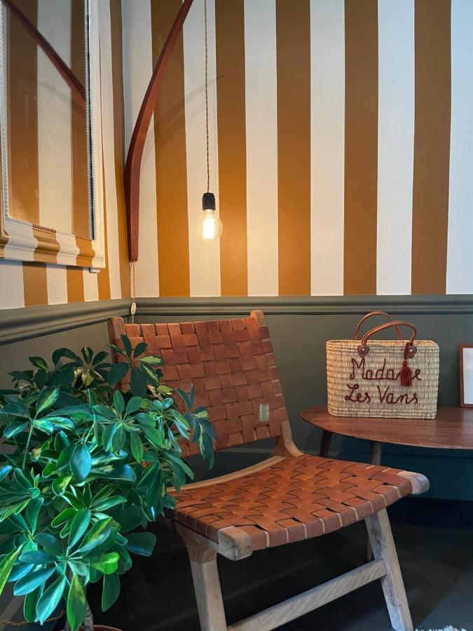 Bed and Breakfast Madame Les Vans - Chambre D'Hotes - Charme Et Design Exterior foto